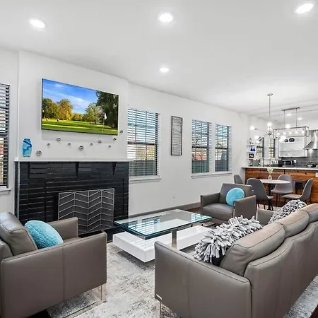 Modern Apartment In Historic Tobin Hills!